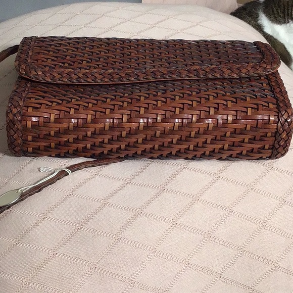 Vintage LJS collection, leather shoulder bag. This bag is in pristine condition. - Picture 6 of 12